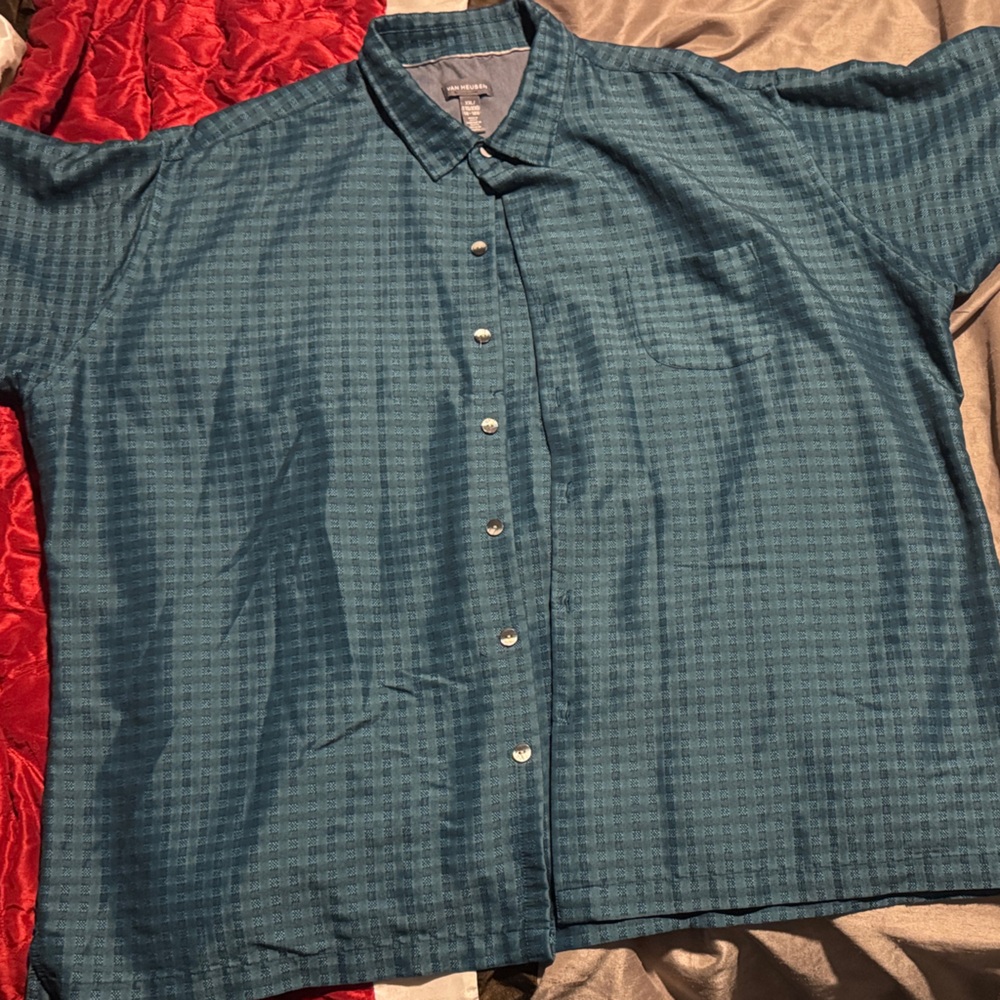Van Heusen Teal Button-Up Short-Sleeve Shirt